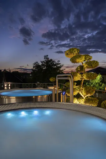 Shausha Sport Club - Siłownia, Fitness, Wellness (sauny, jacuzzi), Tenis, Squash, Badminton